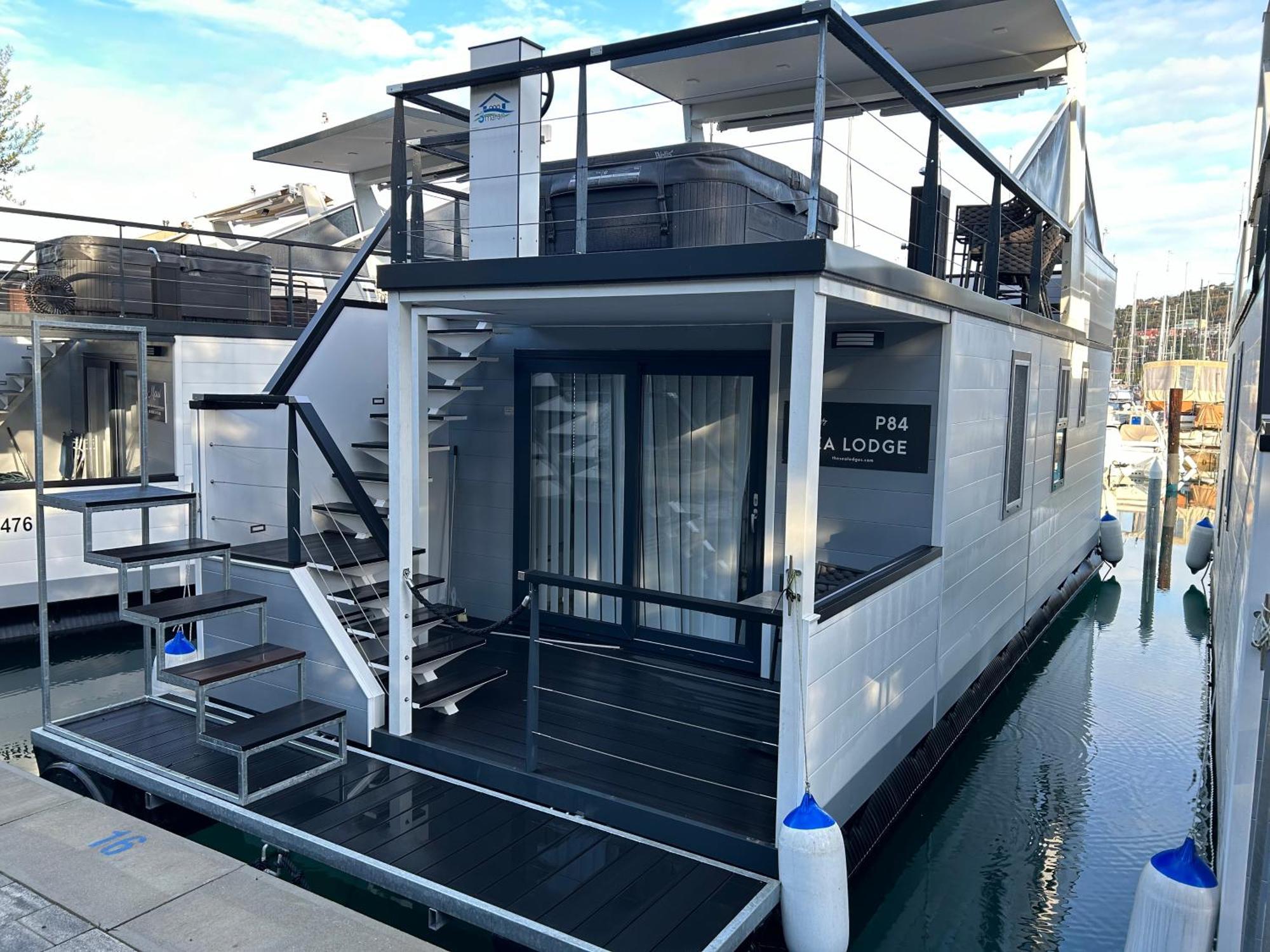 Apartamento Floating Sea House Shark 2 Portoroz Exterior foto